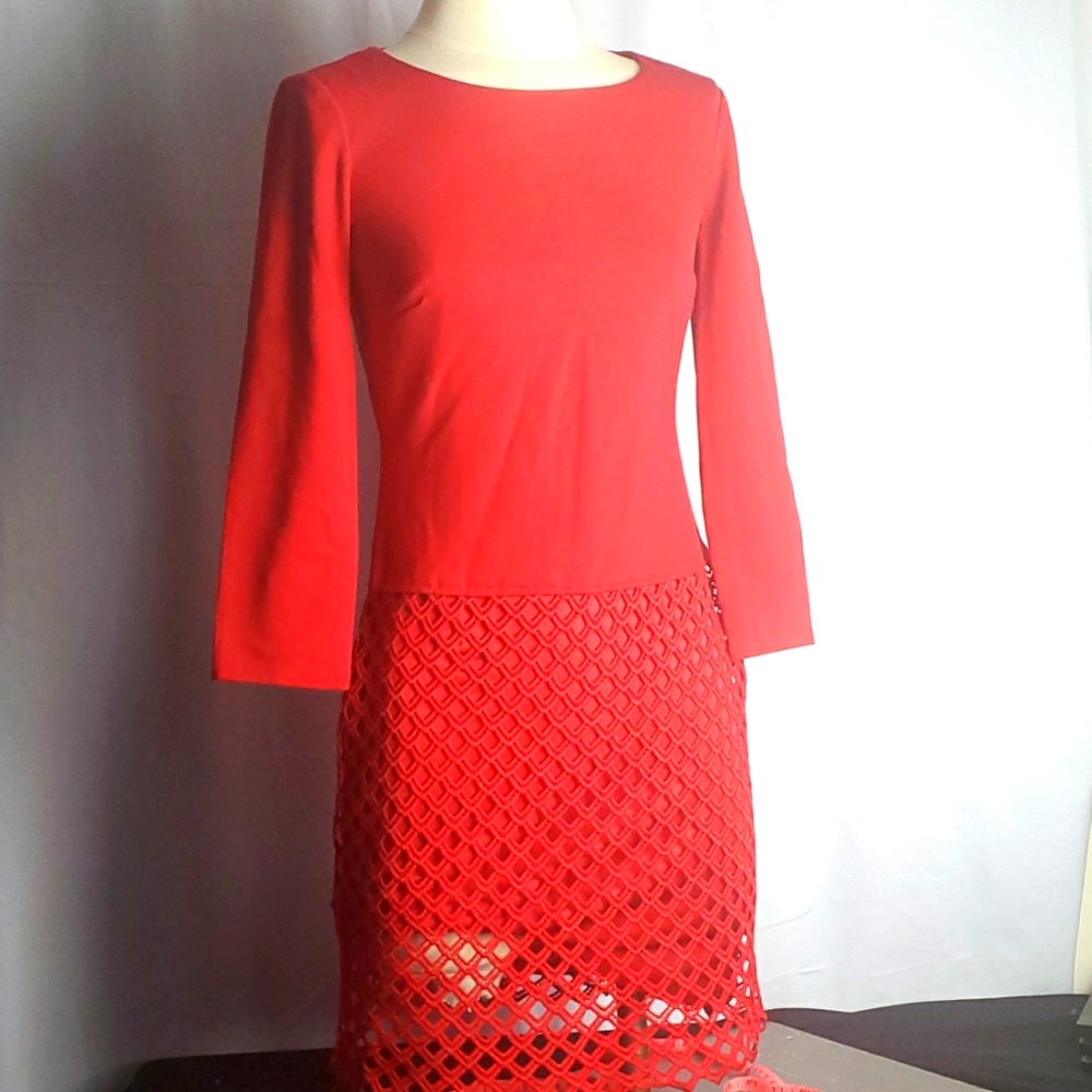 LAUNDRY BY SHELLI SEGAL, SIZE 2, KEYHOLE BACK, RED, 2 BUTTON AND ZIPPER CLOSURE